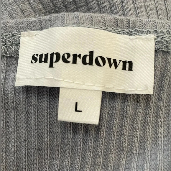 SUPERDOWN Button Up Crop Top in a Bluish/Gray Color size Large - Picture 6 of 7